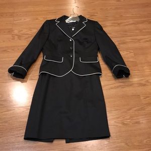Tahari SZ 8P Black suit set jacket and dress